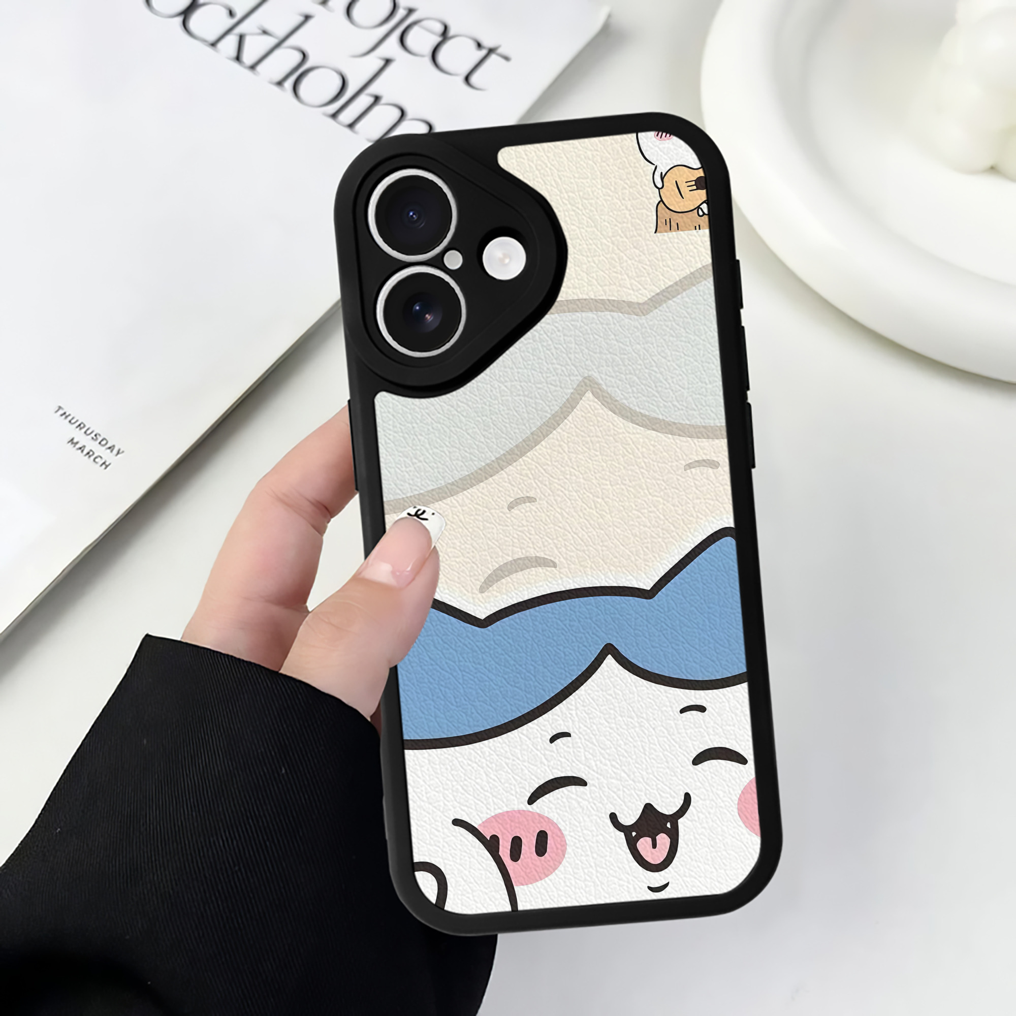 （画像用） ちいかわ Chii-kawa 【iPhone 16シリーズ対応】シリコンスマホケース（レザー調） 材質：シリコン